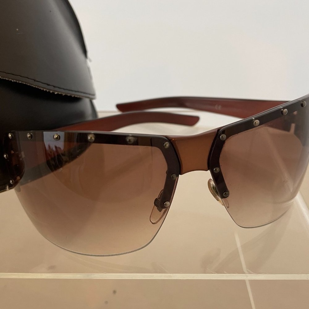 Gucci Sunglasses - Picture 2 of 6